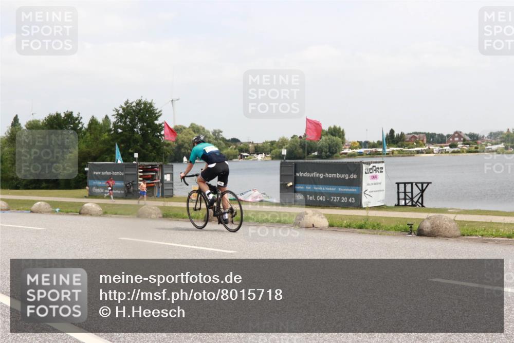 21.06.2025 - 27. Vierlanden-Triathlon H.Heesch http://msf.ph/oto/8015718 15.06.2025 12:04:06 Radfahren 653, 735, 764, 775, 798, 858, 956 meine-sportfotos.de