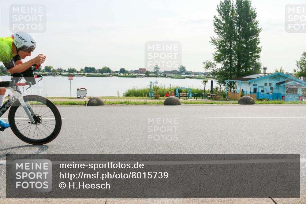 15.06.2025 - 27. Vierlanden-Triathlon H.Heesch http://msf.ph/oto/8015739 15.06.2025 09:10:56 Radfahren 54, 126 meine-sportfotos.de