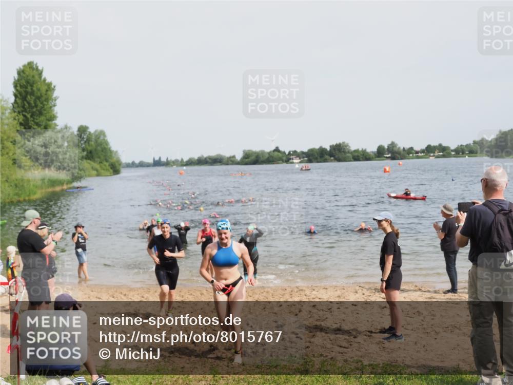 21.06.2025 - 27. Vierlanden-Triathlon MichiJ http://msf.ph/oto/8015767 15.06.2026 10:16:46 Schwimmen 501, 516, 551, 595, 604, 633 meine-sportfotos.de