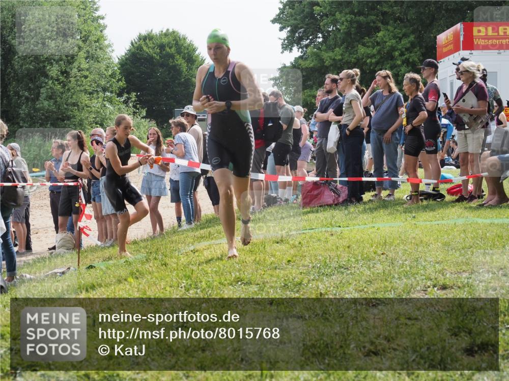 15.06.2025 - 27. Vierlanden-Triathlon KatJ http://msf.ph/oto/8015768 15.06.2025 10:15:45 Schwimmen 483, 508, 509, 511, 564, 577, 590, 620 meine-sportfotos.de