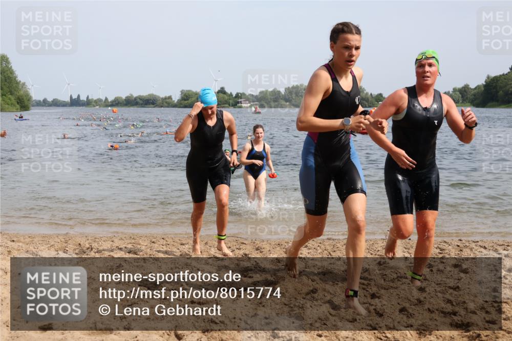 15.06.2025 - 27. Vierlanden-Triathlon Lena Gebhardt http://msf.ph/oto/8015774 15.06.2025 10:15:09 Schwimmen 480, 507, 528, 555, 587, 592, 597, 605, 635 meine-sportfotos.de