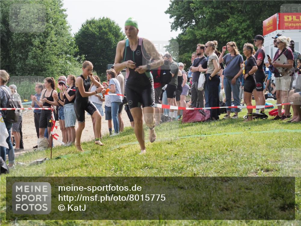 15.06.2025 - 27. Vierlanden-Triathlon KatJ http://msf.ph/oto/8015775 15.06.2025 10:15:45 Schwimmen 483, 508, 509, 511, 564, 577, 590, 620 meine-sportfotos.de