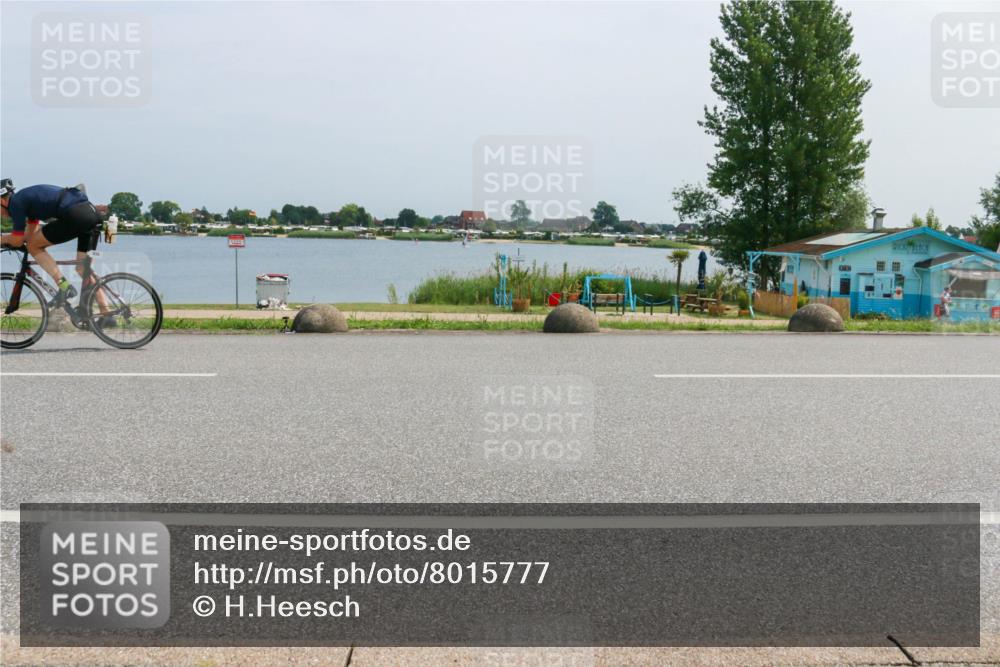 21.06.2025 - 27. Vierlanden-Triathlon H.Heesch http://msf.ph/oto/8015777 15.06.2025 11:55:19 Radfahren 203, 780, 835, 982 meine-sportfotos.de
