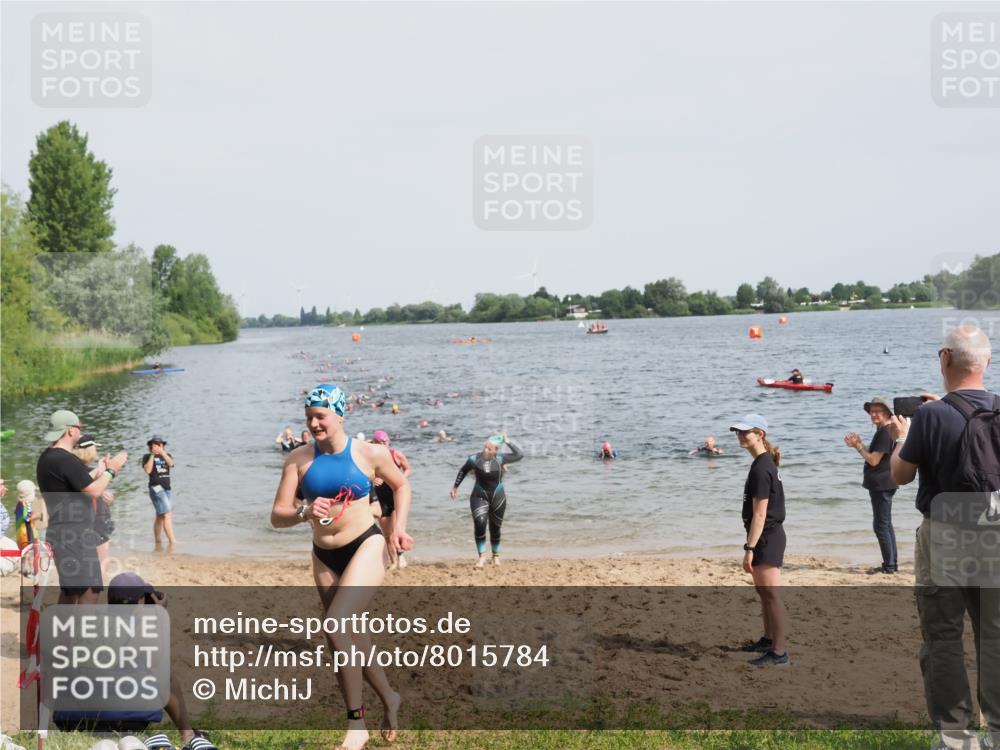 21.06.2025 - 27. Vierlanden-Triathlon MichiJ http://msf.ph/oto/8015784 15.06.2026 10:16:47 Schwimmen 501, 516, 551, 595, 604, 633 meine-sportfotos.de