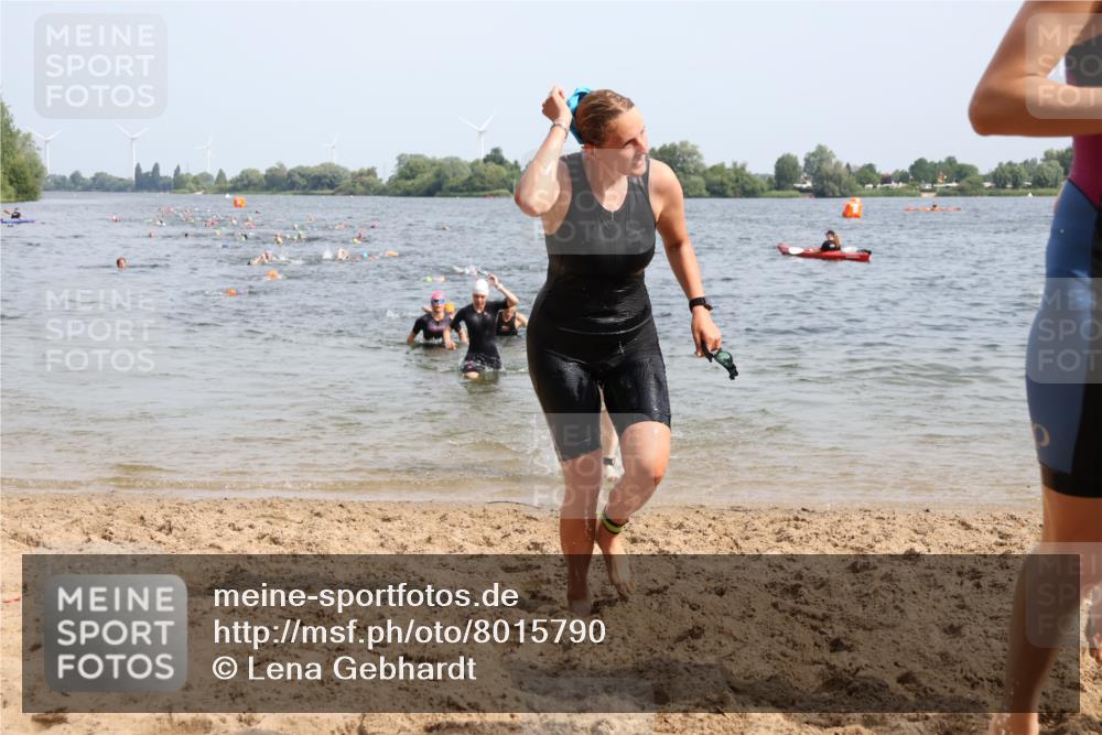 15.06.2025 - 27. Vierlanden-Triathlon Lena Gebhardt http://msf.ph/oto/8015790 15.06.2025 10:15:10 Schwimmen 480, 507, 528, 555, 587, 592, 597, 605, 635 meine-sportfotos.de