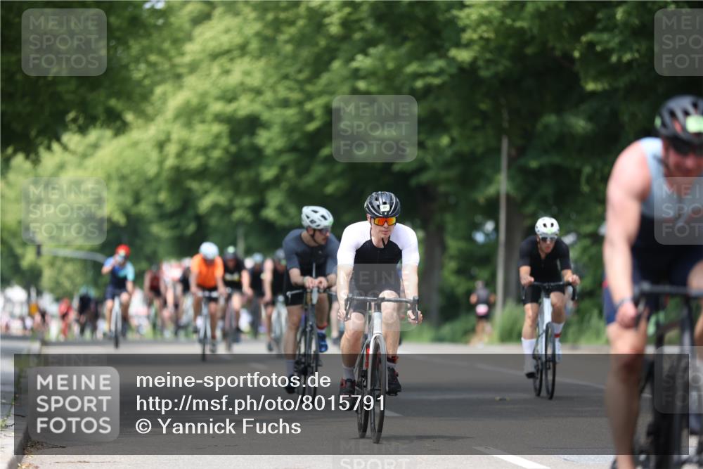 15.06.2025 - 7 Türme Triathlon Yannick Fuchs http://msf.ph/oto/8015791 15.06.2025 13:28:46 Radfahren 274, 557, 595, 804, 805, 886, 1049 meine-sportfotos.de