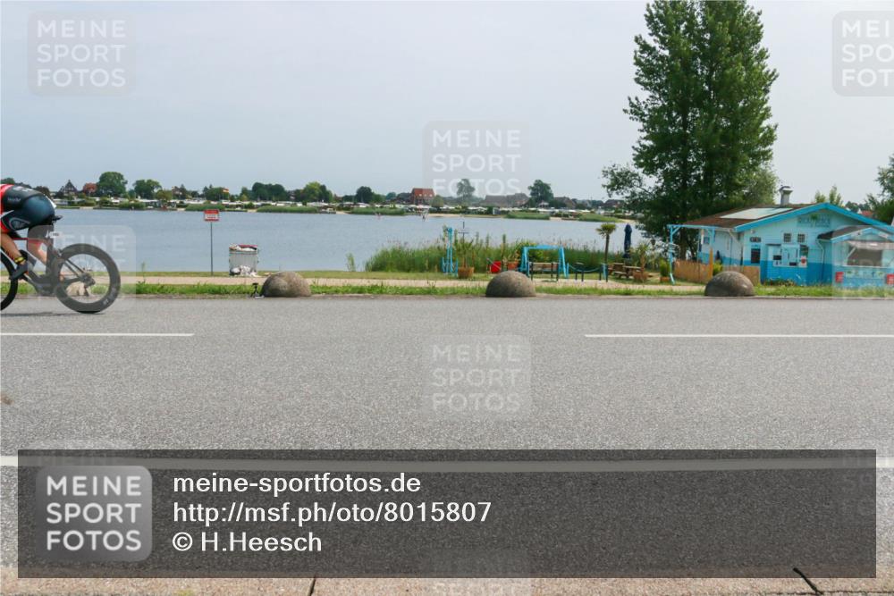 21.06.2025 - 27. Vierlanden-Triathlon H.Heesch http://msf.ph/oto/8015807 15.06.2025 11:55:20 Radfahren 203, 780, 835, 982 meine-sportfotos.de