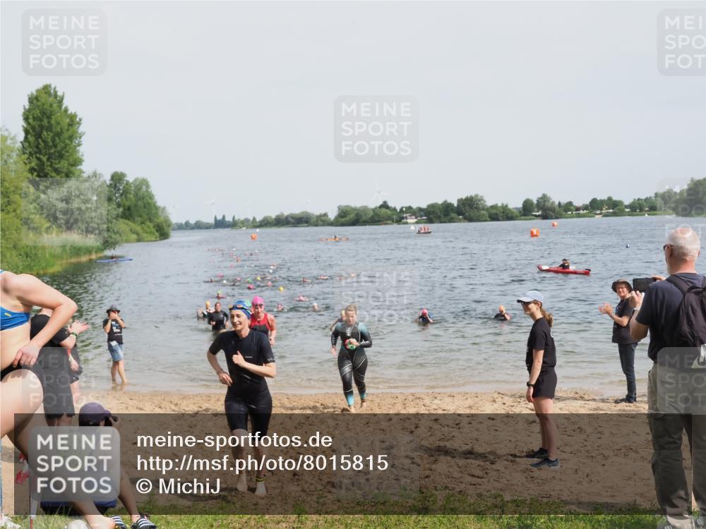 21.06.2025 - 27. Vierlanden-Triathlon MichiJ http://msf.ph/oto/8015815 15.06.2026 10:16:48 Schwimmen 501, 516, 551, 595, 604, 633 meine-sportfotos.de