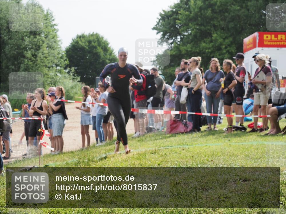 15.06.2025 - 27. Vierlanden-Triathlon KatJ http://msf.ph/oto/8015837 15.06.2025 10:15:48 Schwimmen 483, 505, 509, 564, 577, 590, 630 meine-sportfotos.de