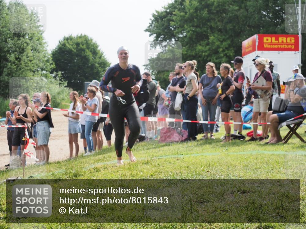 15.06.2025 - 27. Vierlanden-Triathlon KatJ http://msf.ph/oto/8015843 15.06.2025 10:15:48 Schwimmen 483, 505, 509, 564, 577, 590, 630 meine-sportfotos.de
