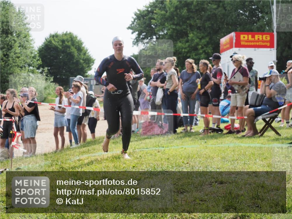 15.06.2025 - 27. Vierlanden-Triathlon KatJ http://msf.ph/oto/8015852 15.06.2025 10:15:48 Schwimmen 483, 505, 509, 564, 577, 590, 630 meine-sportfotos.de