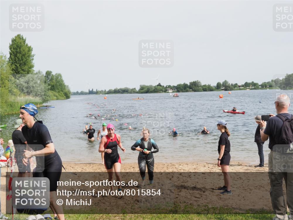 21.06.2025 - 27. Vierlanden-Triathlon MichiJ http://msf.ph/oto/8015854 15.06.2026 10:16:49 Schwimmen 484, 501, 516, 551, 566, 595, 604, 633 meine-sportfotos.de