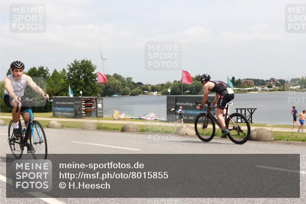 21.06.2025 - 27. Vierlanden-Triathlon H.Heesch http://msf.ph/oto/8015855 15.06.2025 12:04:19 Radfahren 19, 880, 932 meine-sportfotos.de