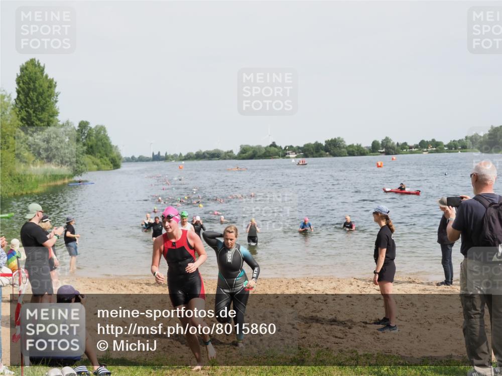 21.06.2025 - 27. Vierlanden-Triathlon MichiJ http://msf.ph/oto/8015860 15.06.2026 10:16:49 Schwimmen 484, 501, 516, 551, 566, 595, 604, 633 meine-sportfotos.de