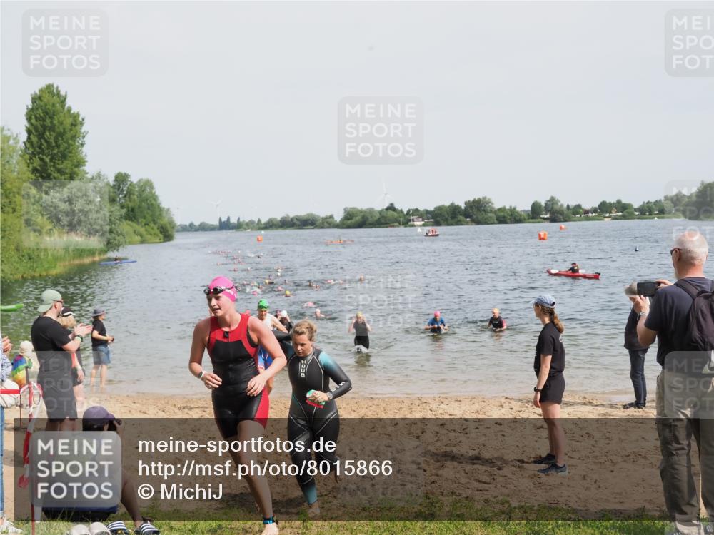 21.06.2025 - 27. Vierlanden-Triathlon MichiJ http://msf.ph/oto/8015866 15.06.2026 10:16:50 Schwimmen 484, 501, 516, 551, 566, 595, 604, 633 meine-sportfotos.de