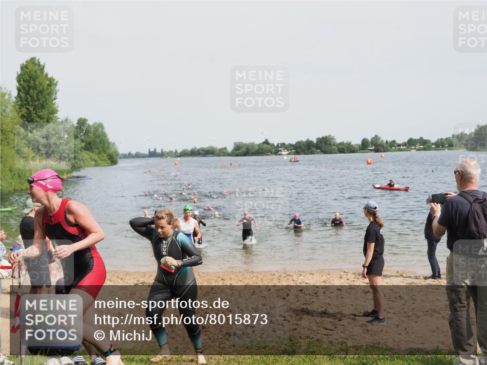 21.06.2025 - 27. Vierlanden-Triathlon MichiJ http://msf.ph/oto/8015873 15.06.2026 10:16:50 Schwimmen 484, 501, 516, 551, 566, 595, 604, 633 meine-sportfotos.de