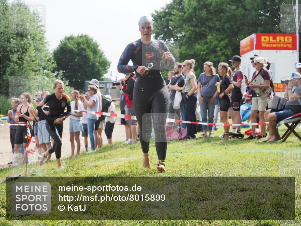 15.06.2025 - 27. Vierlanden-Triathlon KatJ http://msf.ph/oto/8015899 15.06.2025 10:15:49 Schwimmen 483, 505, 509, 564, 577, 590, 630 meine-sportfotos.de