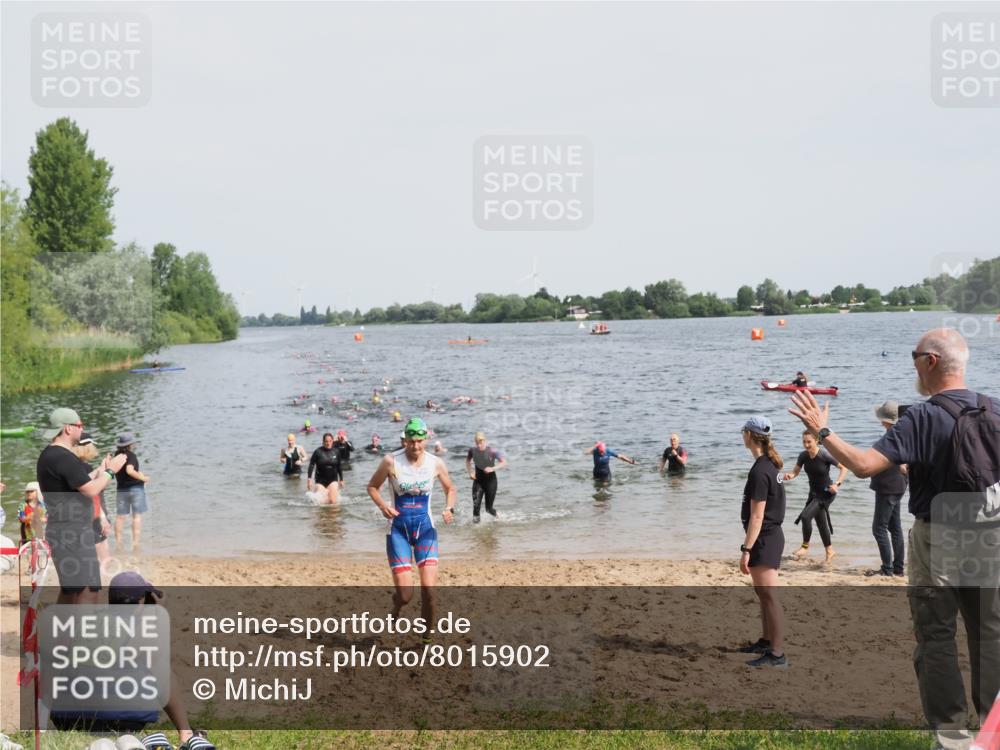 21.06.2025 - 27. Vierlanden-Triathlon MichiJ http://msf.ph/oto/8015902 15.06.2026 10:16:52 Schwimmen 484, 501, 516, 551, 566, 595, 604, 633 meine-sportfotos.de