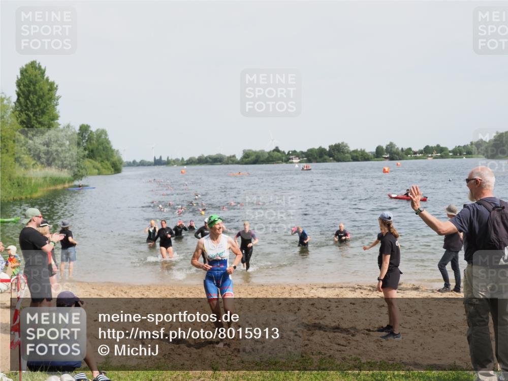 21.06.2025 - 27. Vierlanden-Triathlon MichiJ http://msf.ph/oto/8015913 15.06.2026 10:16:52 Schwimmen 484, 501, 516, 551, 566, 595, 604, 633 meine-sportfotos.de