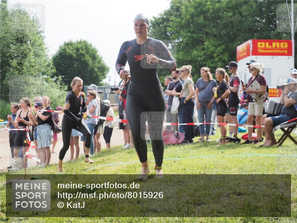 15.06.2025 - 27. Vierlanden-Triathlon KatJ http://msf.ph/oto/8015926 15.06.2025 10:15:49 Schwimmen 483, 505, 509, 564, 577, 590, 630 meine-sportfotos.de