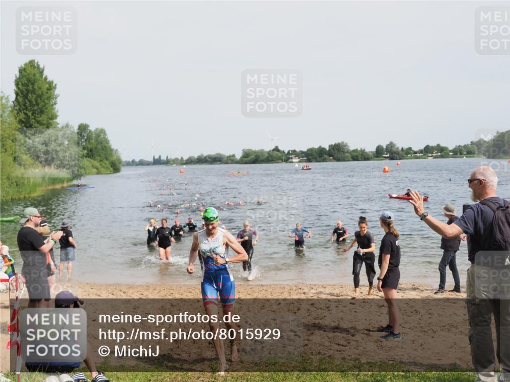21.06.2025 - 27. Vierlanden-Triathlon MichiJ http://msf.ph/oto/8015929 15.06.2026 10:16:53 Schwimmen 471, 484, 501, 516, 551, 566, 595, 604, 610, 633 meine-sportfotos.de