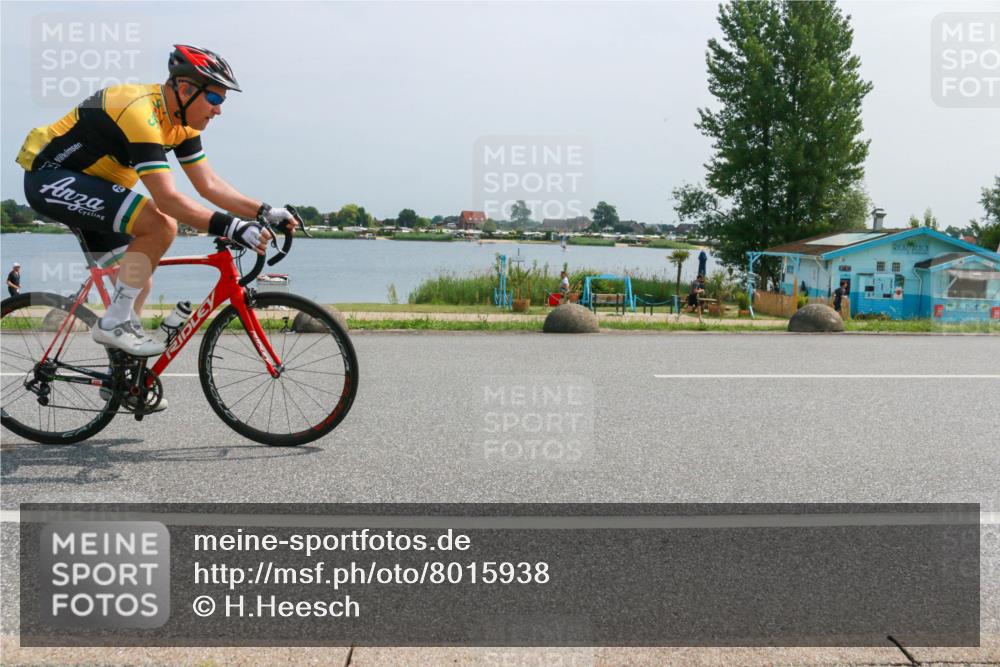 21.06.2025 - 27. Vierlanden-Triathlon H.Heesch http://msf.ph/oto/8015938 15.06.2025 11:55:33 Radfahren  meine-sportfotos.de