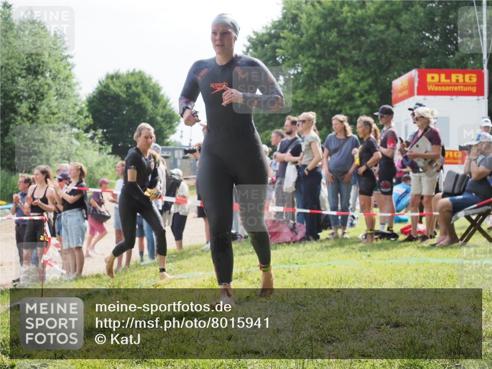 15.06.2025 - 27. Vierlanden-Triathlon KatJ http://msf.ph/oto/8015941 15.06.2025 10:15:49 Schwimmen 483, 505, 509, 564, 577, 590, 630 meine-sportfotos.de