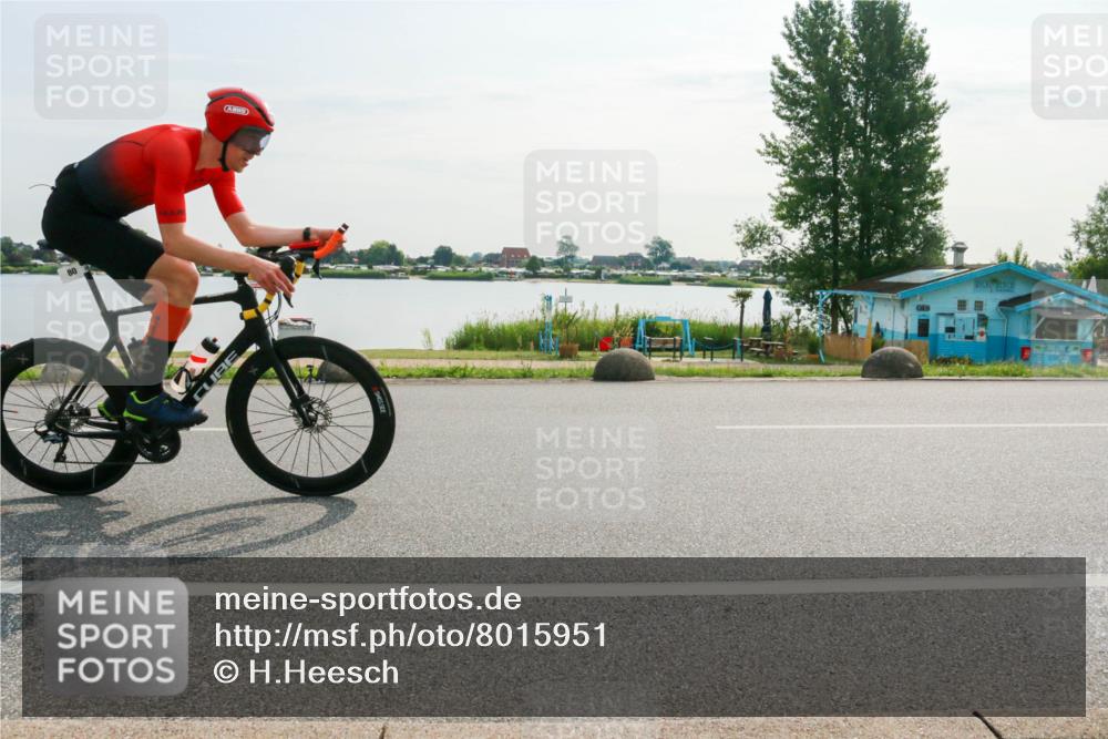 15.06.2025 - 27. Vierlanden-Triathlon H.Heesch http://msf.ph/oto/8015951 15.06.2025 09:11:36 Radfahren 80 meine-sportfotos.de