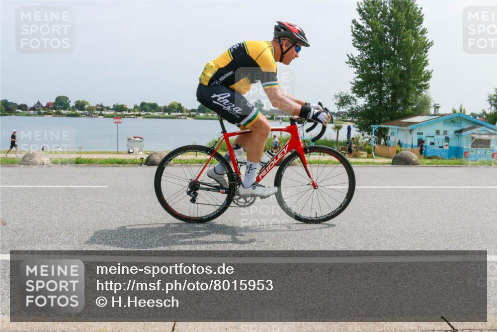 21.06.2025 - 27. Vierlanden-Triathlon H.Heesch http://msf.ph/oto/8015953 15.06.2025 11:55:33 Radfahren  meine-sportfotos.de
