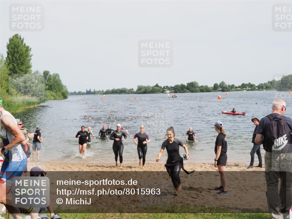 21.06.2025 - 27. Vierlanden-Triathlon MichiJ http://msf.ph/oto/8015963 15.06.2026 10:16:54 Schwimmen 471, 484, 501, 516, 551, 566, 595, 604, 610, 633 meine-sportfotos.de