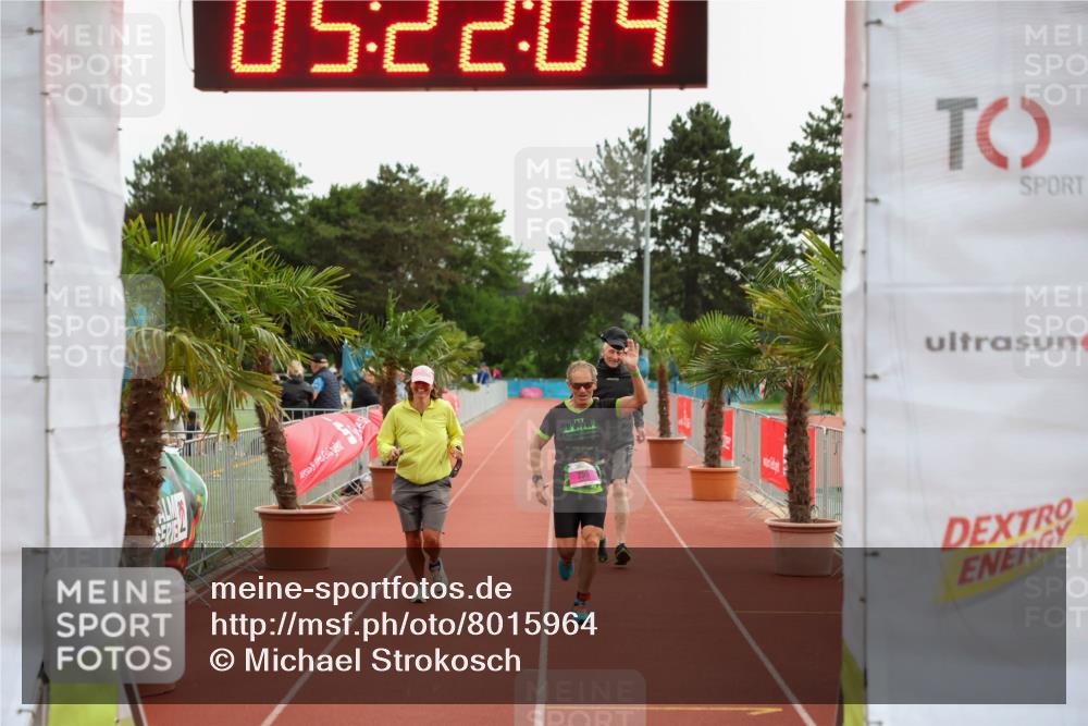15.06.2025 - 7 Türme Triathlon Michael Strokosch http://msf.ph/oto/8015964 15.06.2025 15:22:04 Ziel 255 meine-sportfotos.de