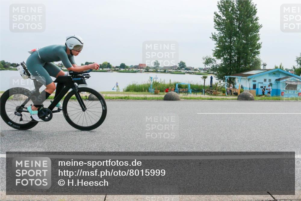 15.06.2025 - 27. Vierlanden-Triathlon H.Heesch http://msf.ph/oto/8015999 15.06.2025 11:13:31 Radfahren 132, 202, 837 meine-sportfotos.de