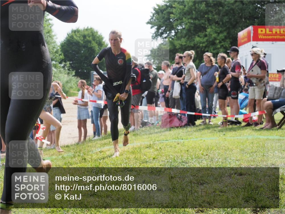 15.06.2025 - 27. Vierlanden-Triathlon KatJ http://msf.ph/oto/8016006 15.06.2025 10:15:50 Schwimmen 483, 505, 509, 564, 577, 590, 630 meine-sportfotos.de