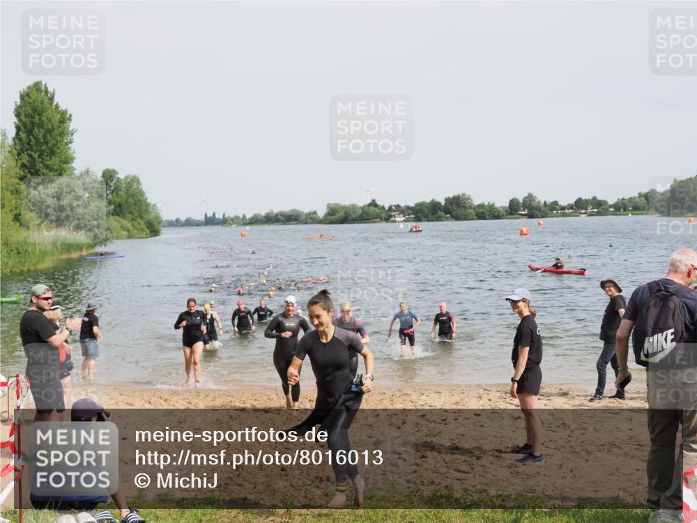 21.06.2025 - 27. Vierlanden-Triathlon MichiJ http://msf.ph/oto/8016013 15.06.2026 10:16:55 Schwimmen 471, 484, 501, 551, 566, 595, 604, 610, 633 meine-sportfotos.de