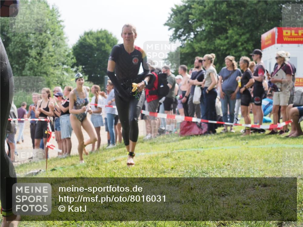 15.06.2025 - 27. Vierlanden-Triathlon KatJ http://msf.ph/oto/8016031 15.06.2025 10:15:51 Schwimmen 483, 505, 509, 564, 577, 590, 630 meine-sportfotos.de