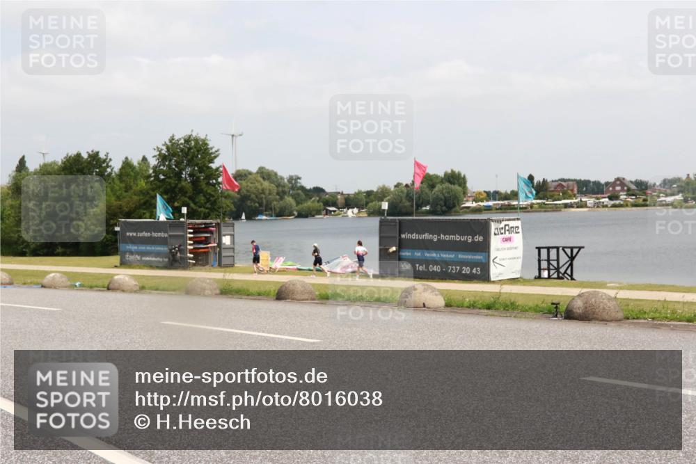 21.06.2025 - 27. Vierlanden-Triathlon H.Heesch http://msf.ph/oto/8016038 15.06.2025 12:04:27 Radfahren 792, 804, 901, 904, 954 meine-sportfotos.de