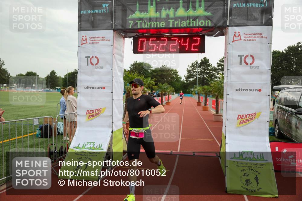15.06.2025 - 7 Türme Triathlon Michael Strokosch http://msf.ph/oto/8016052 15.06.2025 15:22:41 Ziel 272 meine-sportfotos.de