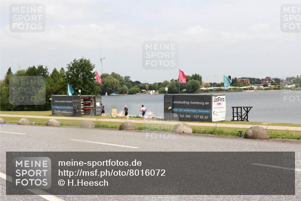 21.06.2025 - 27. Vierlanden-Triathlon H.Heesch http://msf.ph/oto/8016072 15.06.2025 12:04:28 Radfahren 792, 804, 901, 904, 954 meine-sportfotos.de