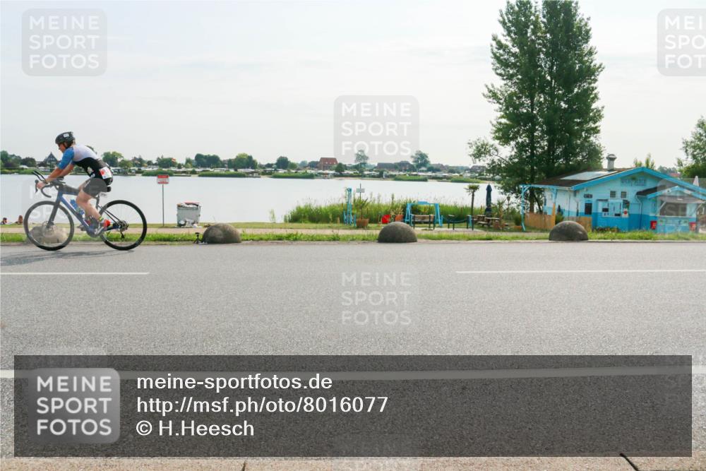 15.06.2025 - 27. Vierlanden-Triathlon H.Heesch http://msf.ph/oto/8016077 15.06.2025 09:12:16 Radfahren 158, 171, 219 meine-sportfotos.de