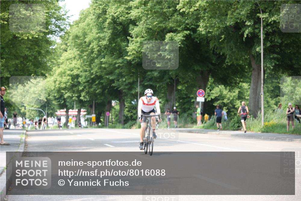 15.06.2025 - 7 Türme Triathlon Yannick Fuchs http://msf.ph/oto/8016088 15.06.2025 13:29:06 Radfahren 653, 680, 833 meine-sportfotos.de