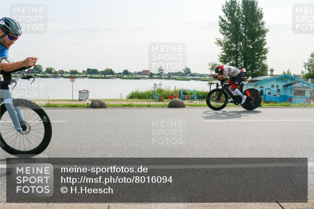 15.06.2025 - 27. Vierlanden-Triathlon H.Heesch http://msf.ph/oto/8016094 15.06.2025 09:12:26 Radfahren 27, 41, 69, 124 meine-sportfotos.de
