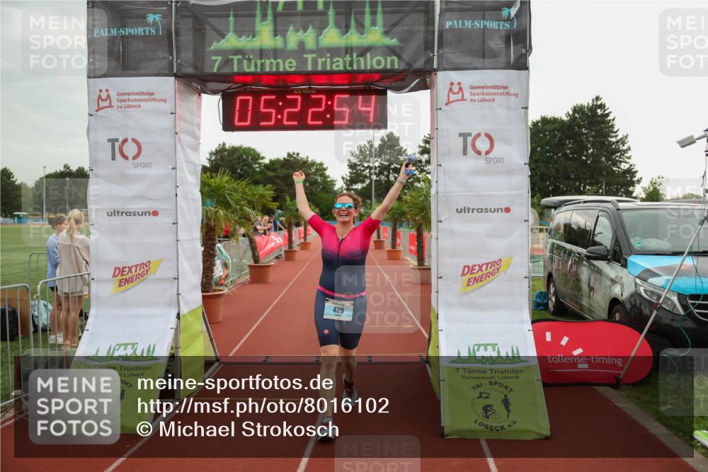 15.06.2025 - 7 Türme Triathlon Michael Strokosch http://msf.ph/oto/8016102 15.06.2025 15:22:54 Ziel 429 meine-sportfotos.de