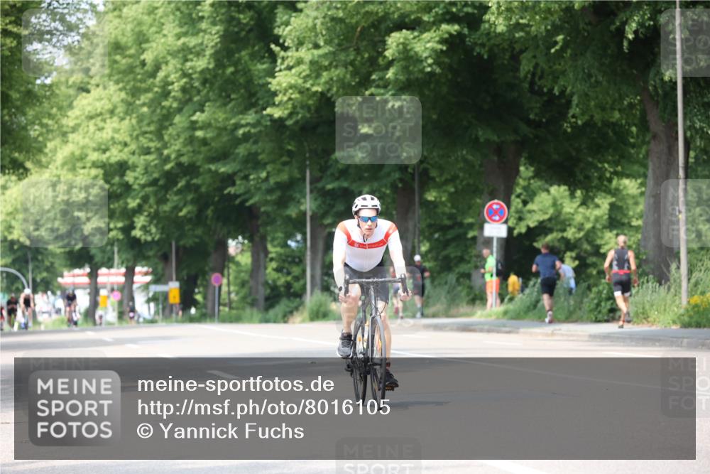 15.06.2025 - 7 Türme Triathlon Yannick Fuchs http://msf.ph/oto/8016105 15.06.2025 13:29:06 Radfahren 653, 680, 833 meine-sportfotos.de