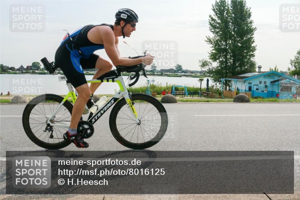15.06.2025 - 27. Vierlanden-Triathlon H.Heesch http://msf.ph/oto/8016125 15.06.2025 09:12:39 Radfahren 151, 159, 168 meine-sportfotos.de