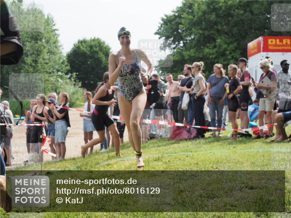 15.06.2025 - 27. Vierlanden-Triathlon KatJ http://msf.ph/oto/8016129 15.06.2025 10:15:52 Schwimmen 483, 505, 509, 564, 577, 590, 630 meine-sportfotos.de