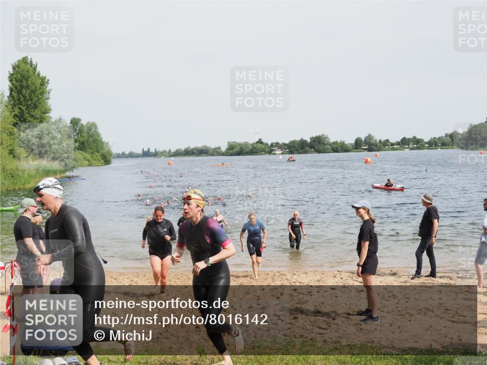 21.06.2025 - 27. Vierlanden-Triathlon MichiJ http://msf.ph/oto/8016142 15.06.2026 10:16:58 Schwimmen 471, 484, 551, 566, 567, 595, 610 meine-sportfotos.de