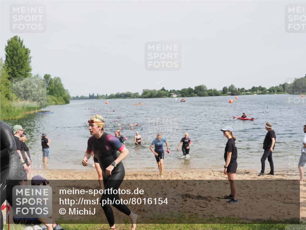 21.06.2025 - 27. Vierlanden-Triathlon MichiJ http://msf.ph/oto/8016154 15.06.2026 10:16:59 Schwimmen 471, 484, 551, 566, 567, 595, 602, 610 meine-sportfotos.de