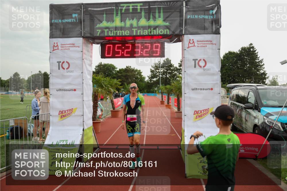 15.06.2025 - 7 Türme Triathlon Michael Strokosch http://msf.ph/oto/8016161 15.06.2025 15:23:29 Ziel 252 meine-sportfotos.de