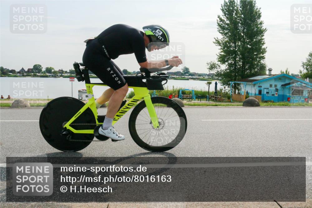 15.06.2025 - 27. Vierlanden-Triathlon H.Heesch http://msf.ph/oto/8016163 15.06.2025 09:12:46 Radfahren 86, 168, 181, 214 meine-sportfotos.de