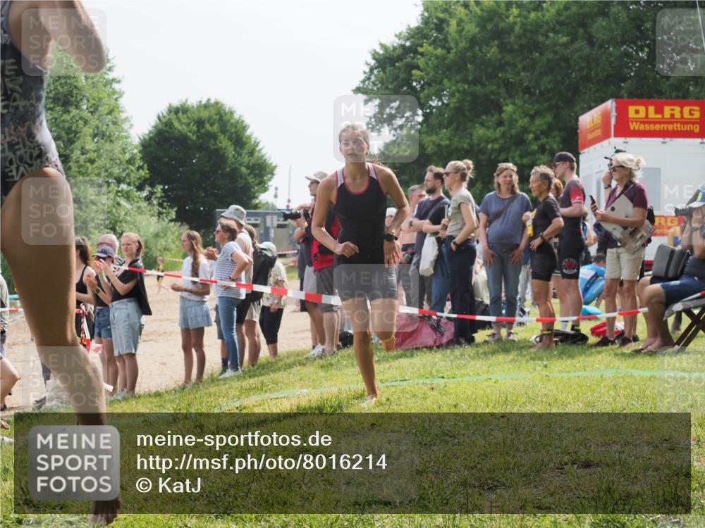 15.06.2025 - 27. Vierlanden-Triathlon KatJ http://msf.ph/oto/8016214 15.06.2025 10:15:53 Schwimmen 483, 505, 509, 564, 577, 590, 630 meine-sportfotos.de
